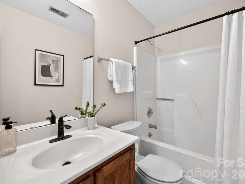 907 Gretna Green Drive, Charlotte, NC 28217.  MLS# CAR4390050, YatesRealty ID 28668. 