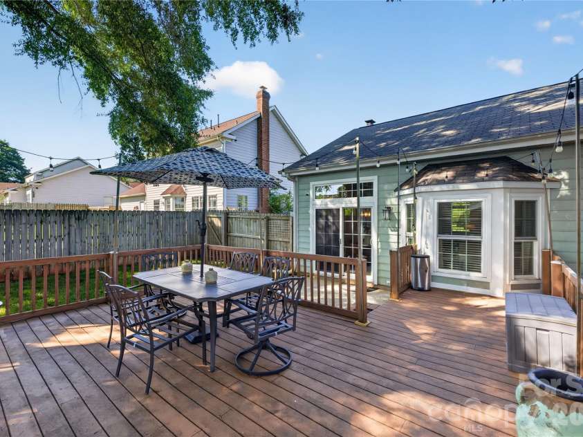 907 Gretna Green Drive, Charlotte, NC 28217.  MLS# CAR4390050, YatesRealty ID 28668. 