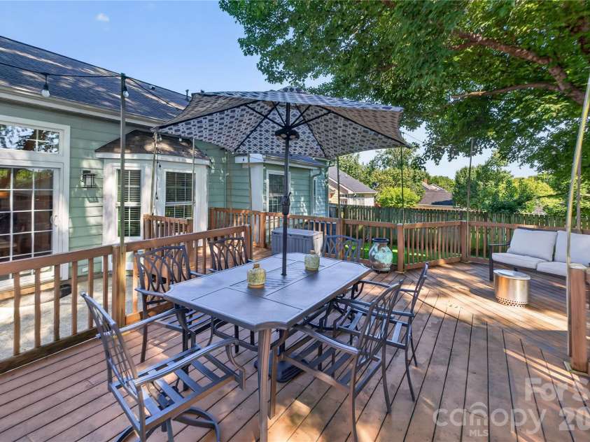 907 Gretna Green Drive, Charlotte, NC 28217.  MLS# CAR4390050, YatesRealty ID 28668. 