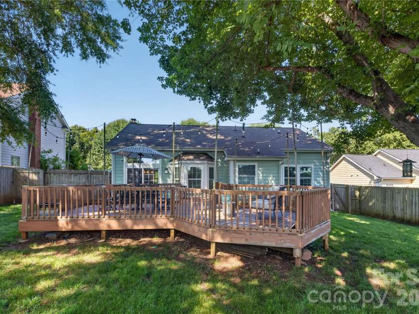 907 Gretna Green Drive, Charlotte, NC 28217.  MLS# CAR4390050, YatesRealty ID 28668. 