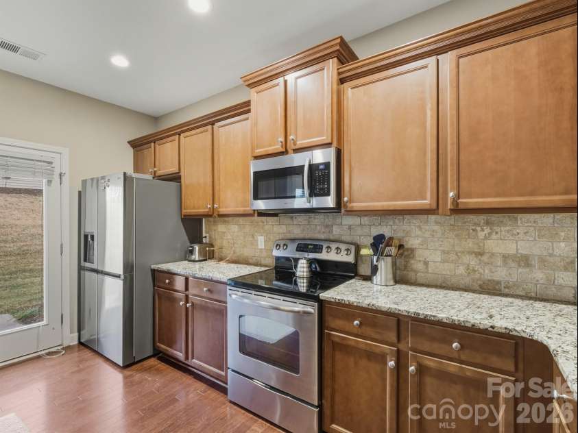 4648 Craigmoss Lane, Charlotte, NC 28278.  MLS# CAR4330904, YatesRealty ID 2867. 