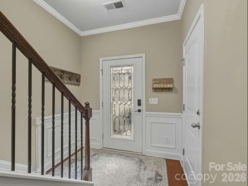 4648 Craigmoss Lane, Charlotte, NC 28278.  MLS# CAR4330904, YatesRealty ID 2867. 