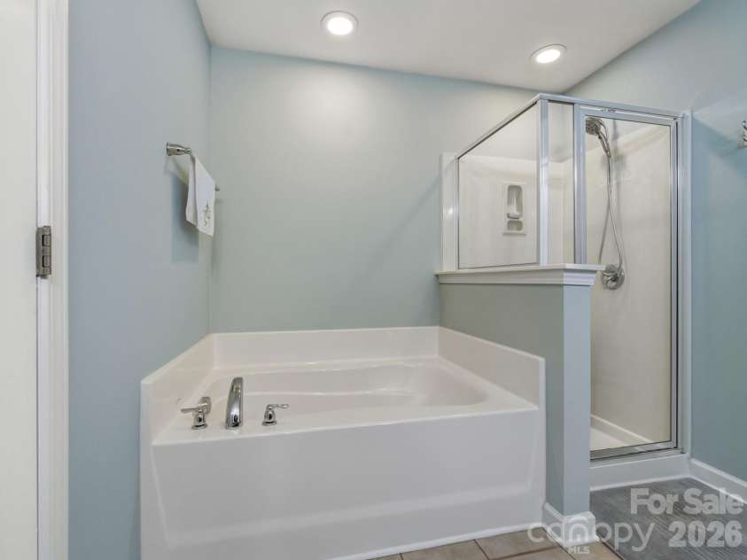 4648 Craigmoss Lane, Charlotte, NC 28278.  MLS# CAR4330904, YatesRealty ID 2867. 