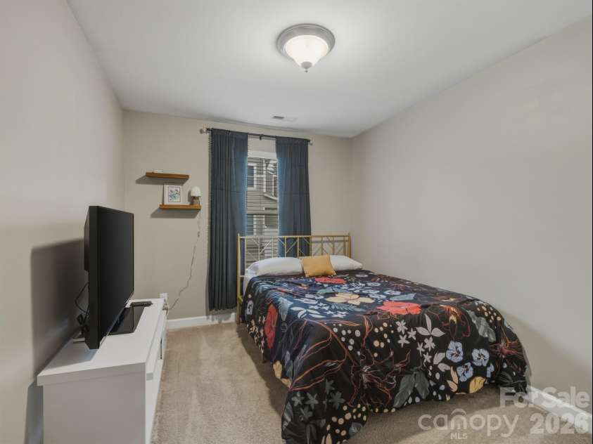 4648 Craigmoss Lane, Charlotte, NC 28278.  MLS# CAR4330904, YatesRealty ID 2867. 