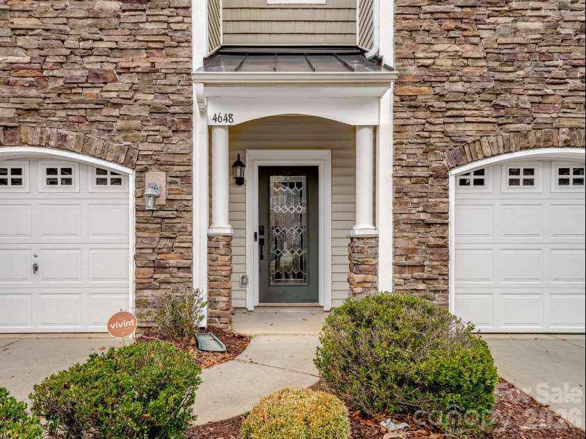 4648 Craigmoss Lane, Charlotte, NC 28278.  MLS# CAR4330904, YatesRealty ID 2867. 