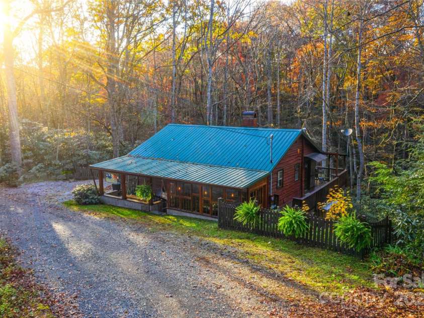 80 White Laurel Lane, Newland, NC 28657.  MLS# CAR4221506, YatesRealty ID 2867. 