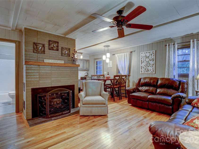 80 White Laurel Lane, Newland, NC 28657.  MLS# CAR4221506, YatesRealty ID 2867. 