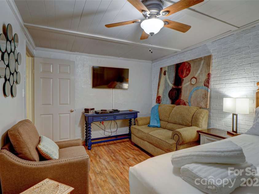 80 White Laurel Lane, Newland, NC 28657.  MLS# CAR4221506, YatesRealty ID 2867. 