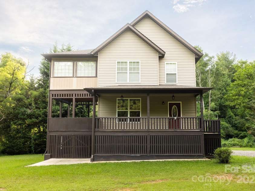 116 Unaka Avenue, Asheville, NC 28803.  MLS# CAR4282997, YatesRealty ID 28670. 