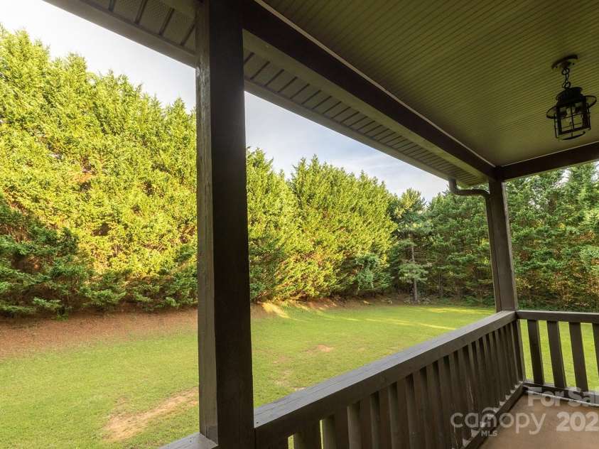 116 Unaka Avenue, Asheville, NC 28803.  MLS# CAR4282997, YatesRealty ID 28670. 