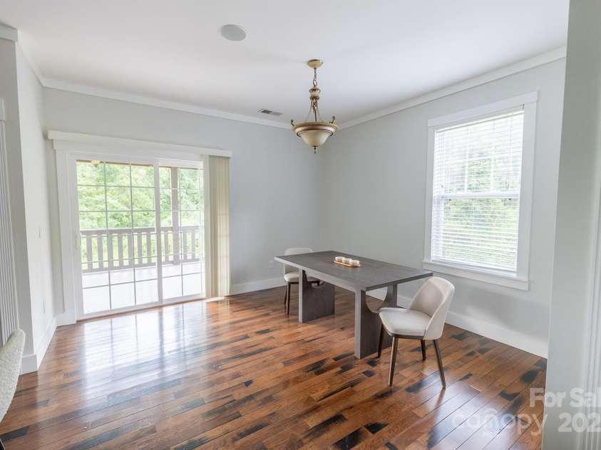 116 Unaka Avenue, Asheville, NC 28803.  MLS# CAR4282997, YatesRealty ID 28670. 
