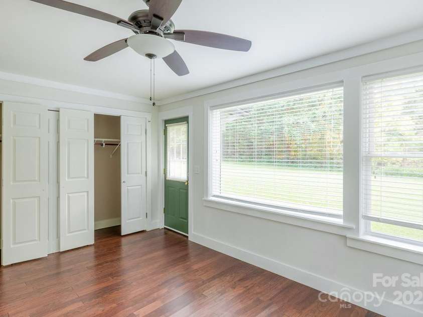 116 Unaka Avenue, Asheville, NC 28803.  MLS# CAR4282997, YatesRealty ID 28670. 