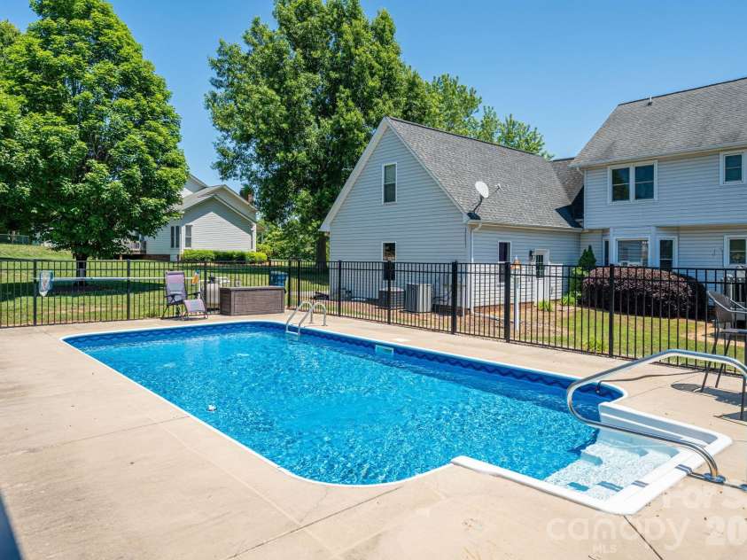128 Windy Hill Drive, Cherryville, NC 28021.  MLS# CAR4379150, YatesRealty ID 28670. 