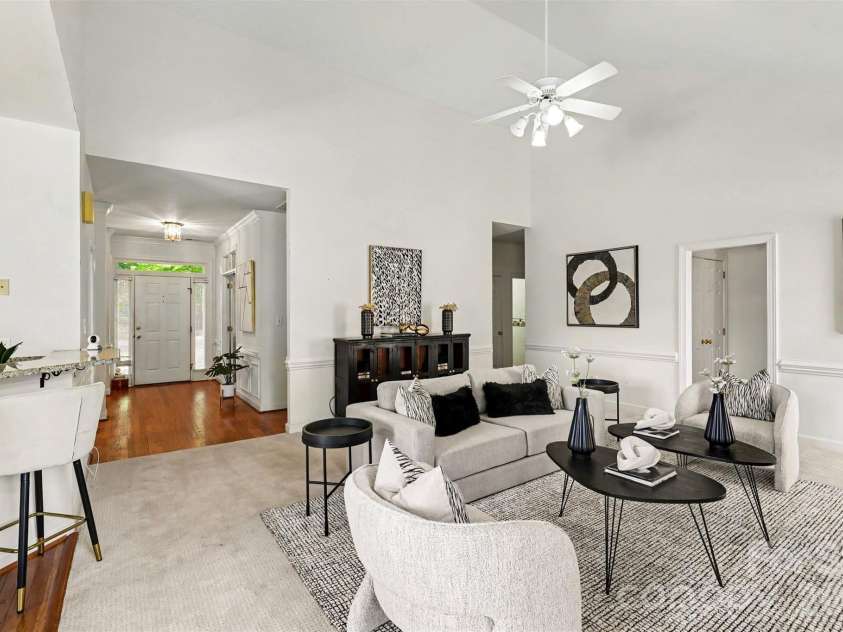 4726 Shannamara Drive, Matthews, NC 28104.  MLS# CAR4383623, YatesRealty ID 28671. 