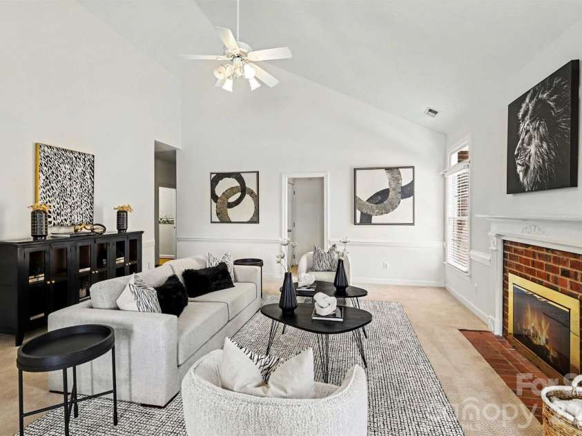 4726 Shannamara Drive, Matthews, NC 28104.  MLS# CAR4383623, YatesRealty ID 28671. 