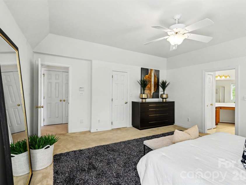 4726 Shannamara Drive, Matthews, NC 28104.  MLS# CAR4383623, YatesRealty ID 28671. 