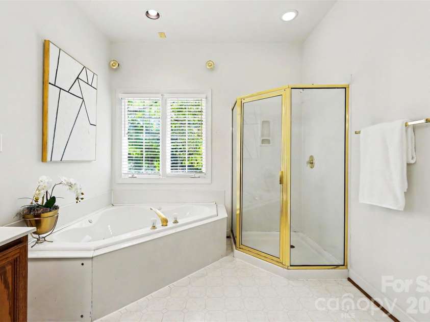 4726 Shannamara Drive, Matthews, NC 28104.  MLS# CAR4383623, YatesRealty ID 28671. 