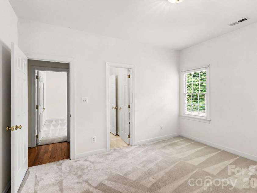 4726 Shannamara Drive, Matthews, NC 28104.  MLS# CAR4383623, YatesRealty ID 28671. 