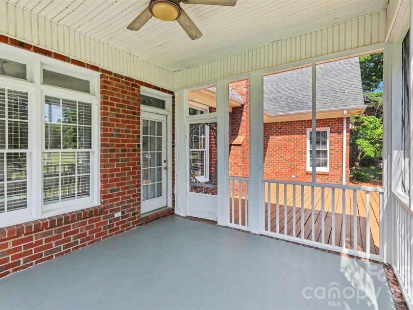 4726 Shannamara Drive, Matthews, NC 28104.  MLS# CAR4383623, YatesRealty ID 28671. 