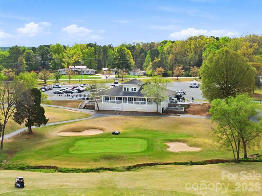 4726 Shannamara Drive, Matthews, NC 28104.  MLS# CAR4383623, YatesRealty ID 28671. Divide Golf Course