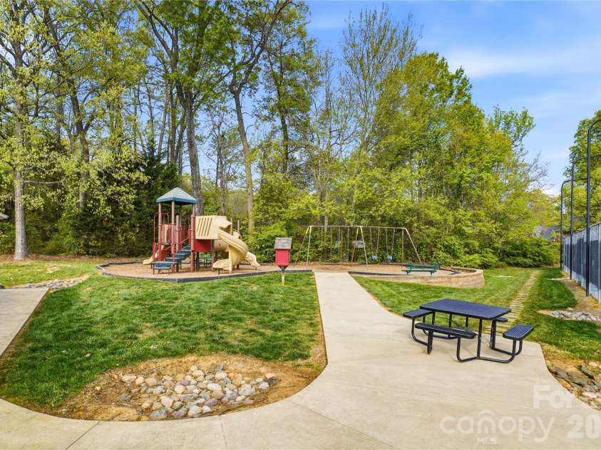 4726 Shannamara Drive, Matthews, NC 28104.  MLS# CAR4383623, YatesRealty ID 28671. Shannamara Amenities