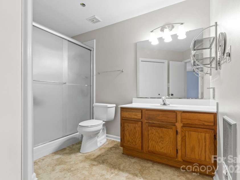 805 Bradford Woods Drive, Charlotte, NC 28209.  MLS# CAR4286083, YatesRealty ID 28671. 