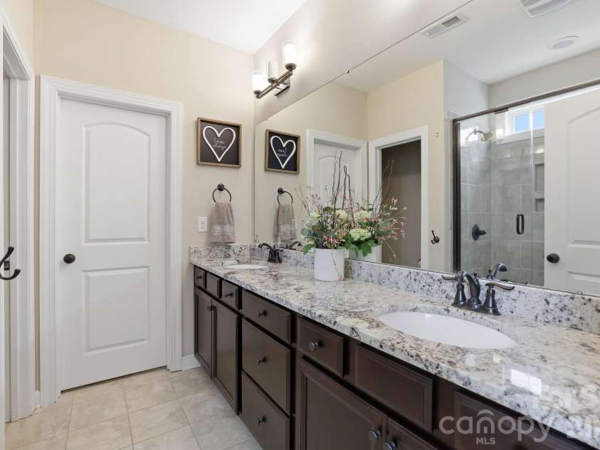 16148 Lost Canyon Way, Charlotte, NC 28277.  MLS# CAR4378691, YatesRealty ID 28673. 