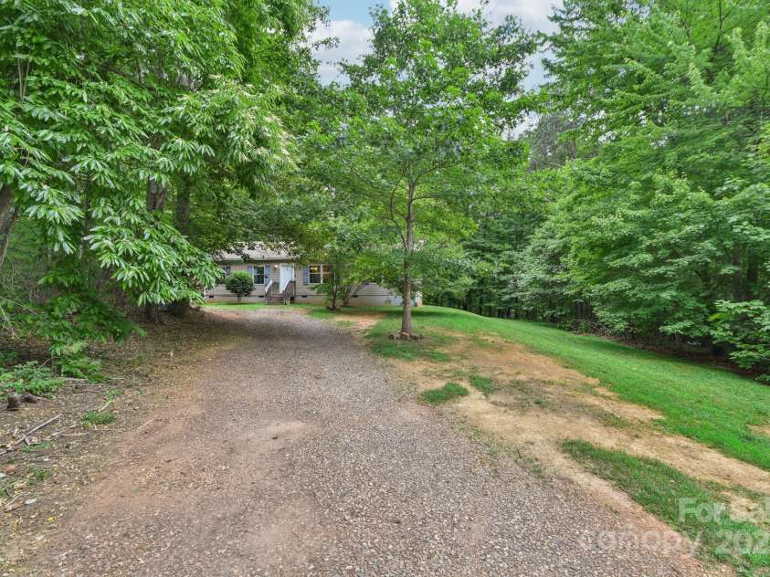 44 Bachelder Lane, Candler, NC 28715.  MLS# CAR4275612, YatesRealty ID 28674. 