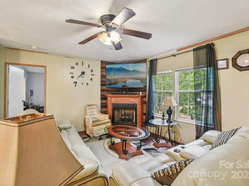 44 Bachelder Lane, Candler, NC 28715.  MLS# CAR4275612, YatesRealty ID 28674. 