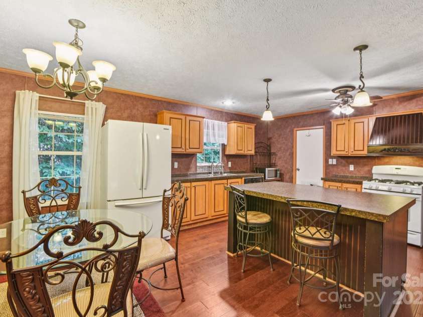 44 Bachelder Lane, Candler, NC 28715.  MLS# CAR4275612, YatesRealty ID 28674. 