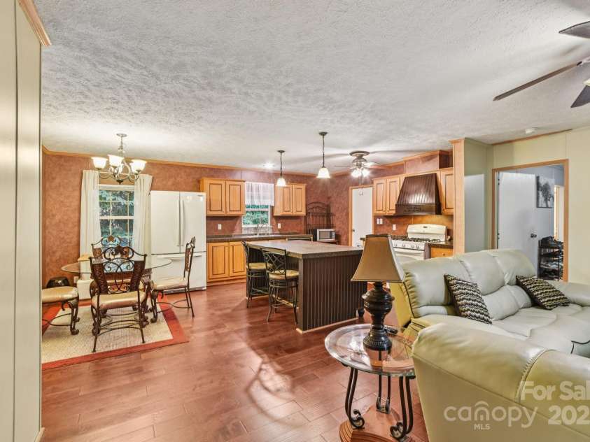 44 Bachelder Lane, Candler, NC 28715.  MLS# CAR4275612, YatesRealty ID 28674. 