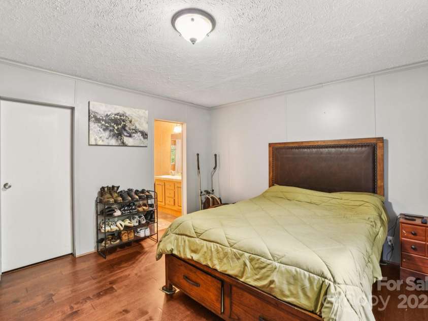 44 Bachelder Lane, Candler, NC 28715.  MLS# CAR4275612, YatesRealty ID 28674. 