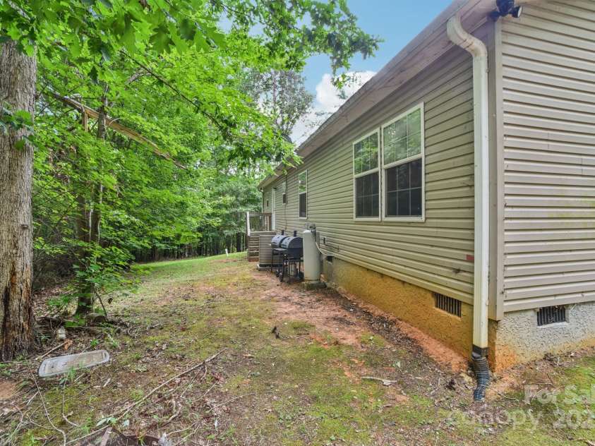 44 Bachelder Lane, Candler, NC 28715.  MLS# CAR4275612, YatesRealty ID 28674. 