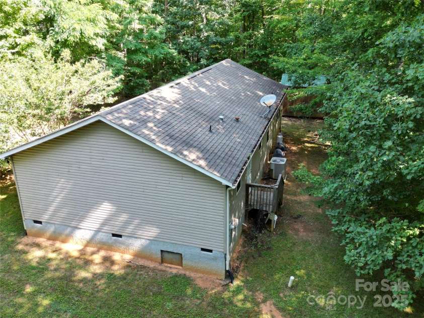 44 Bachelder Lane, Candler, NC 28715.  MLS# CAR4275612, YatesRealty ID 28674. 