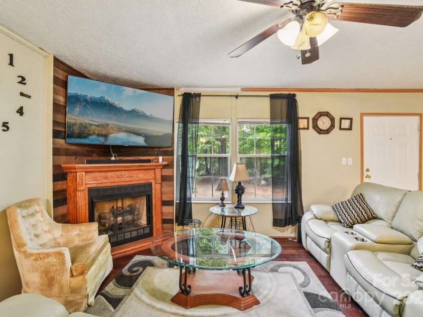 44 Bachelder Lane, Candler, NC 28715.  MLS# CAR4275612, YatesRealty ID 28674. Living Room