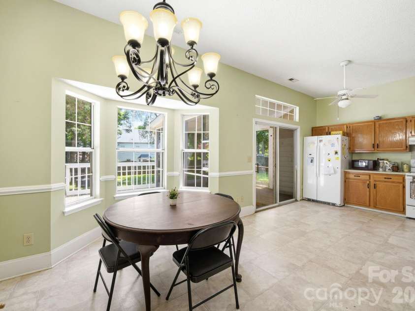 12209 Woodbend Drive, Matthews, NC 28105.  MLS# CAR4386344, YatesRealty ID 28675. 