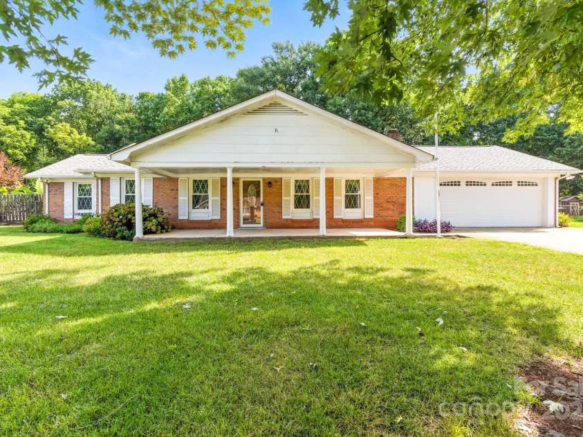 1221 McCorkle Road, Charlotte, NC 28214.  MLS# CAR4281533, YatesRealty ID 28676. 