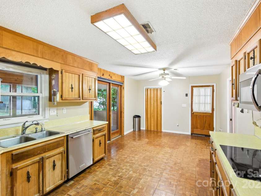 1221 McCorkle Road, Charlotte, NC 28214.  MLS# CAR4281533, YatesRealty ID 28676. 