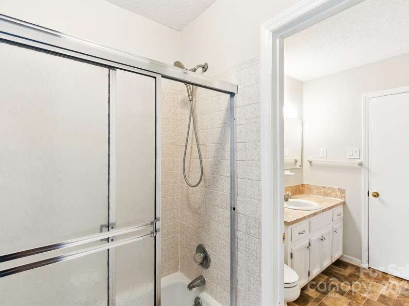 1221 McCorkle Road, Charlotte, NC 28214.  MLS# CAR4281533, YatesRealty ID 28676. 