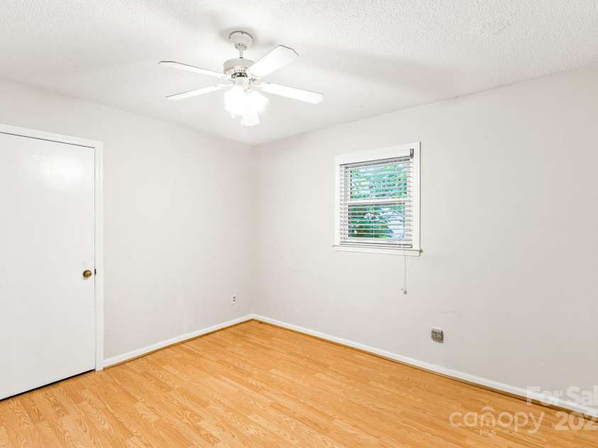 1221 McCorkle Road, Charlotte, NC 28214.  MLS# CAR4281533, YatesRealty ID 28676. 