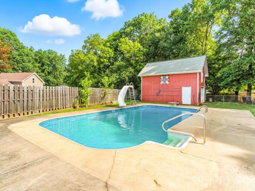 1221 McCorkle Road, Charlotte, NC 28214.  MLS# CAR4281533, YatesRealty ID 28676. 