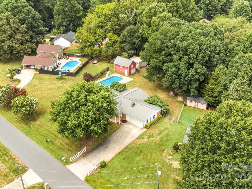 1221 McCorkle Road, Charlotte, NC 28214.  MLS# CAR4281533, YatesRealty ID 28676. 