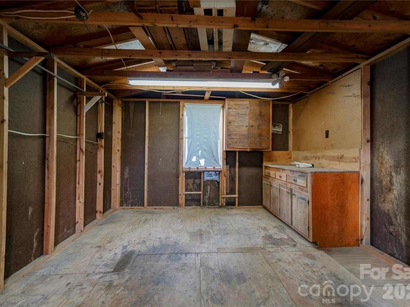 703 Dellinger Road, Shelby, NC 28152.  MLS# CAR4366836, YatesRealty ID 28676. 