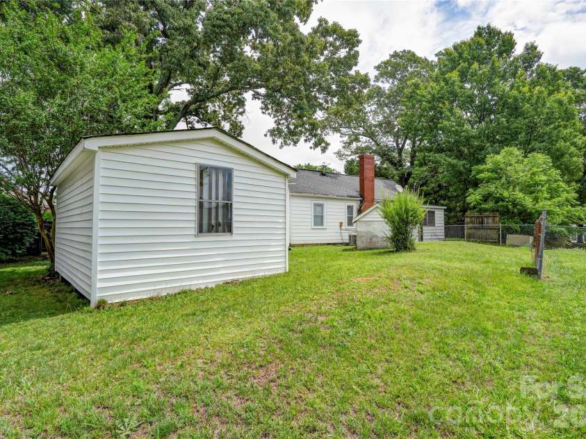 703 Dellinger Road, Shelby, NC 28152.  MLS# CAR4366836, YatesRealty ID 28676. 
