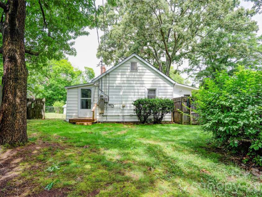 703 Dellinger Road, Shelby, NC 28152.  MLS# CAR4366836, YatesRealty ID 28676. 