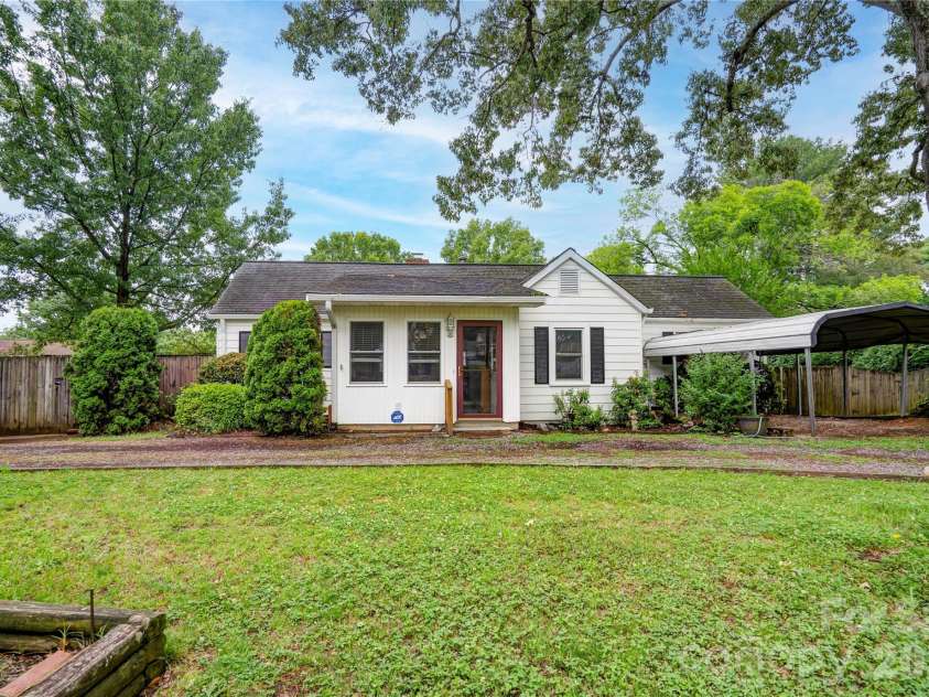 703 Dellinger Road, Shelby, NC 28152.  MLS# CAR4366836, YatesRealty ID 28676. 