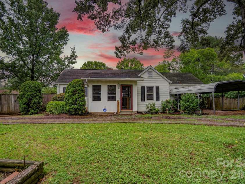 703 Dellinger Road, Shelby, NC 28152.  MLS# CAR4366836, YatesRealty ID 28676. 
