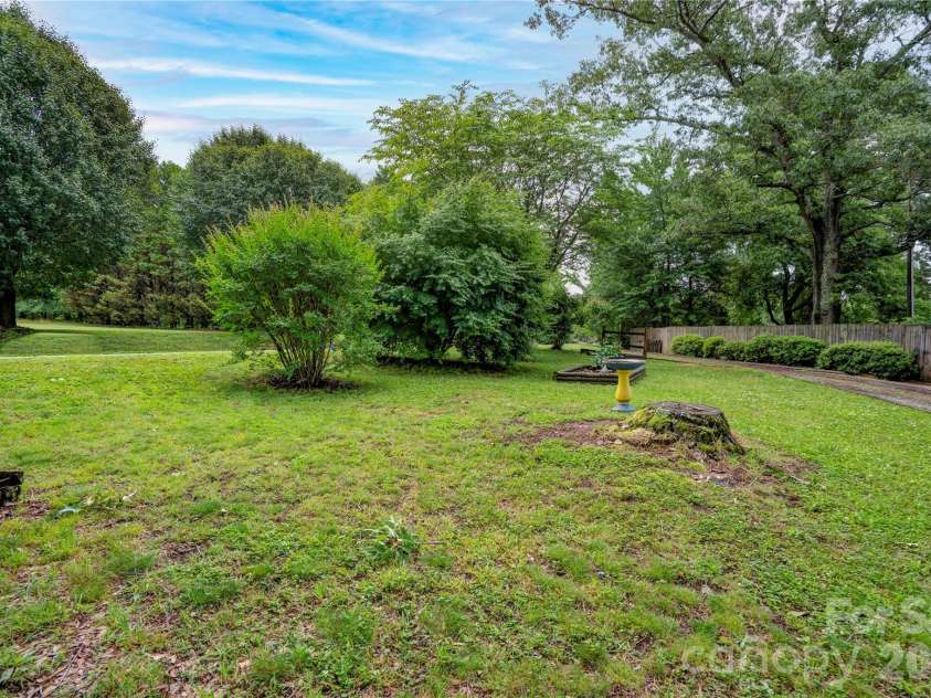 703 Dellinger Road, Shelby, NC 28152.  MLS# CAR4366836, YatesRealty ID 28676. 