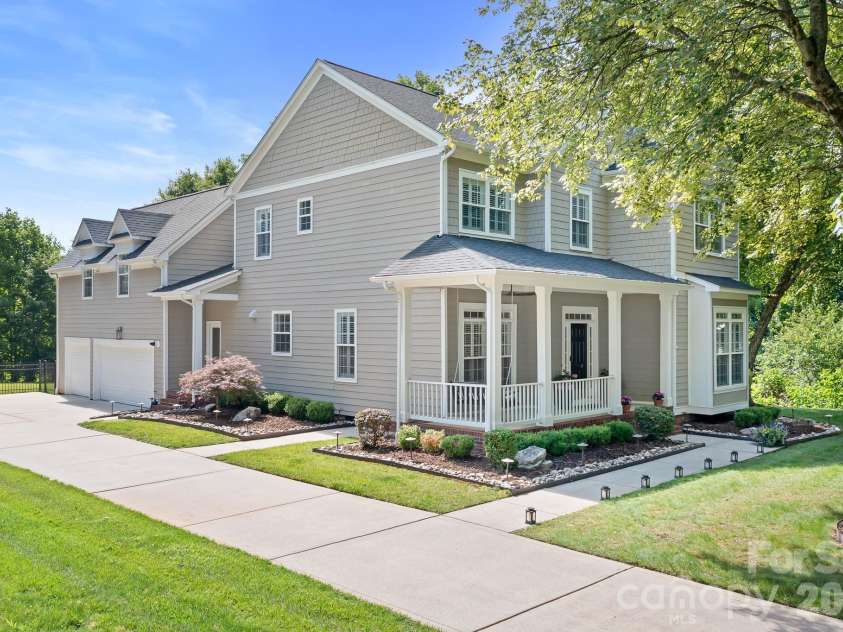 17028 Pennington Drive, Huntersville, NC 28078.  MLS# CAR4388280, YatesRealty ID 28677. 