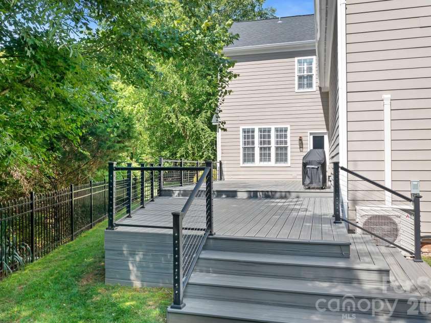 17028 Pennington Drive, Huntersville, NC 28078.  MLS# CAR4388280, YatesRealty ID 28677. 